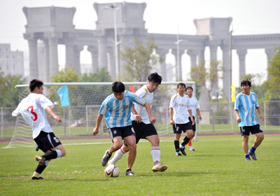 3-0后！意甲争四2变数：罗马领先5分欧冠可期，米兰国米尤文3选1｜欧联杯｜ac米兰｜国际米兰｜乌迪内斯｜尤文图斯队｜22-23赛季欧冠联赛_网易订阅